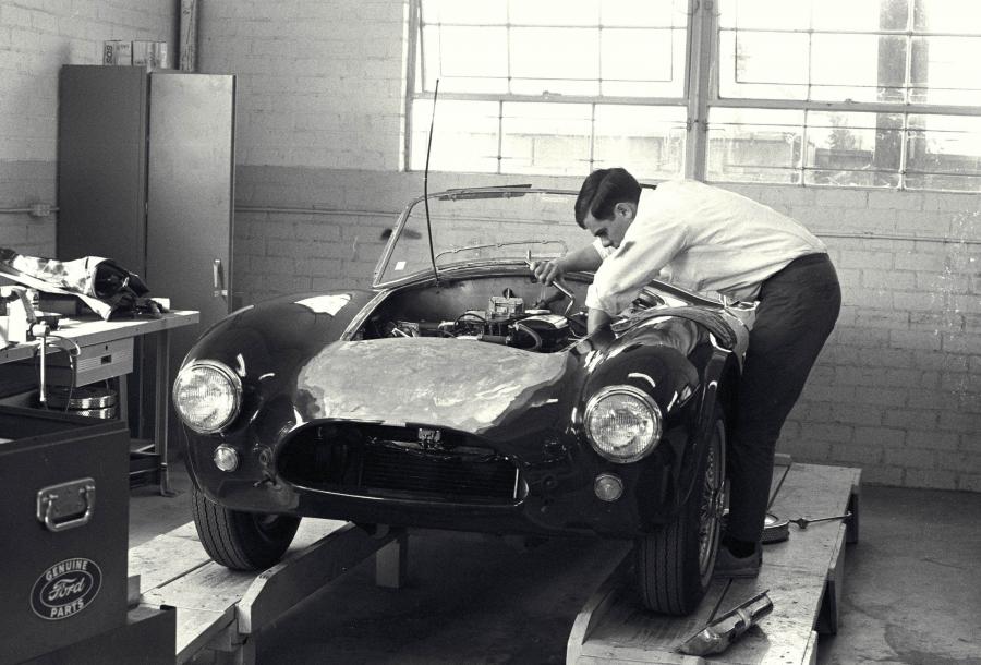  AC Cobra (Mk II) 1963 года  (фото 27 из 32)
